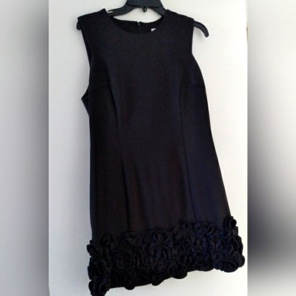 Donna Ricco black sleeveless ruffled bottom dress, midi length, size 14.